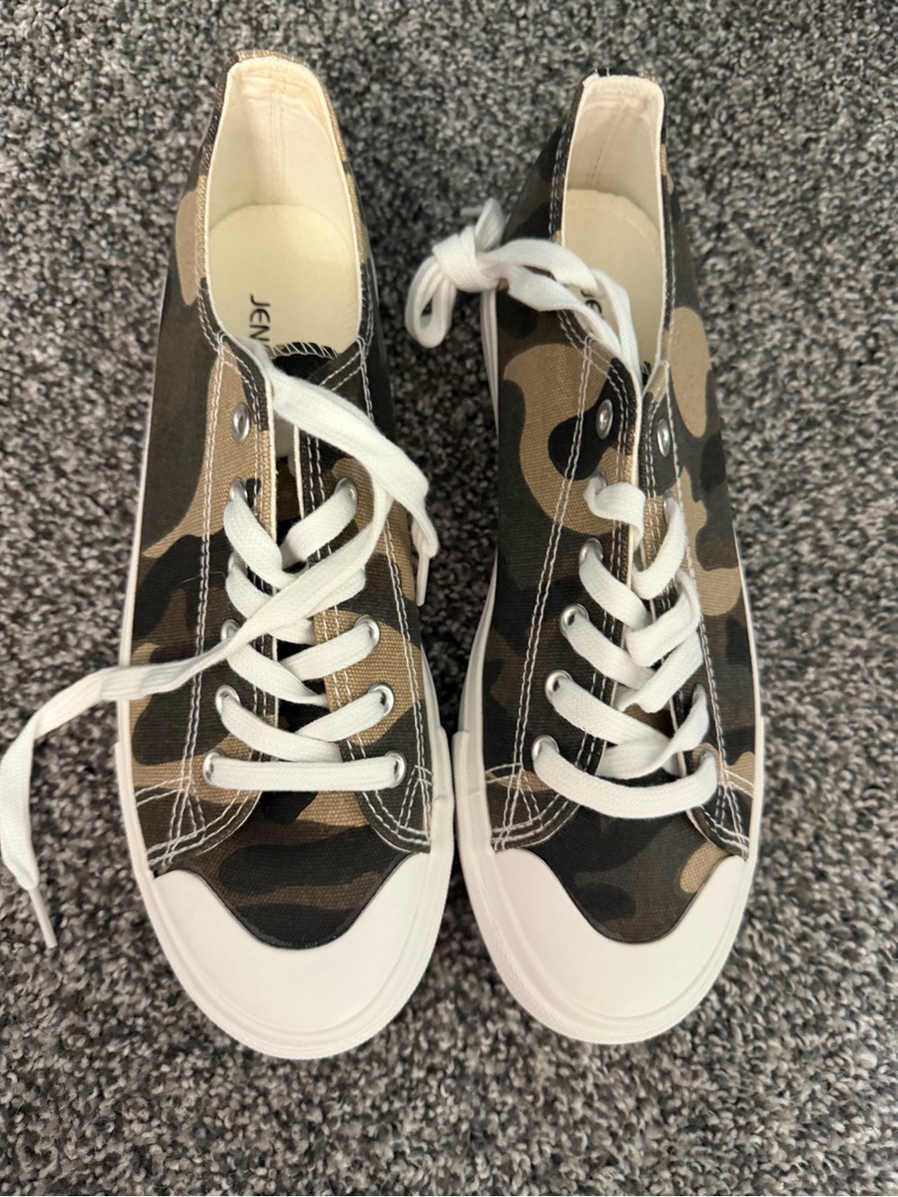 Camouflage Canvas Low Top Sneakers - Green/Brown women’s shoes size 9 new